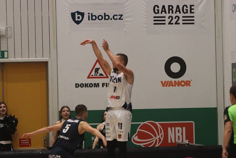 Basketbalisté Děčína doma porazili Ostravu a nadále drží v Kooperativa NBL první místo.