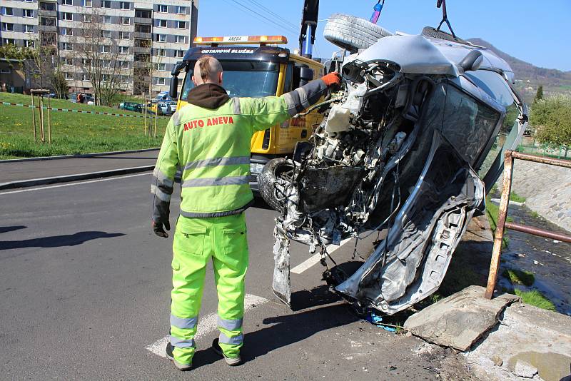 V Děčíně - Boleticích zemřela při dopravní nehodě žena.