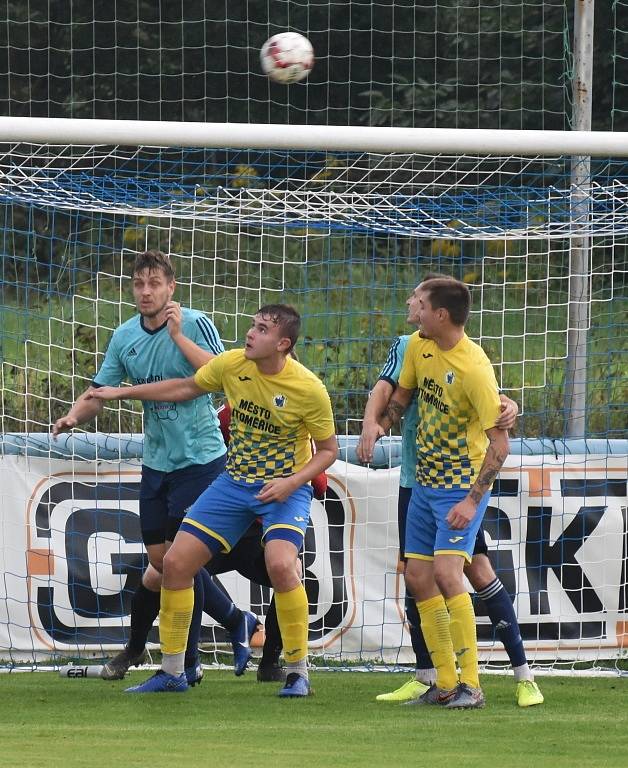 Jílové (modré) dresy doma na podmáčeném terénu porazilo Litoměřicko 1:0.