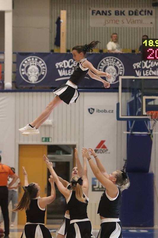 Basketbalisté Děčína slavně porazili Nymburku. Po deseti letech.