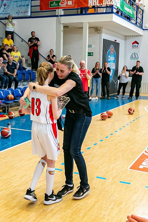 Slavnostní zakončení Vividbooks Národního finále U 11 dívek v basketbalu. Vítězství urvaly dívky z Hradce Králové.