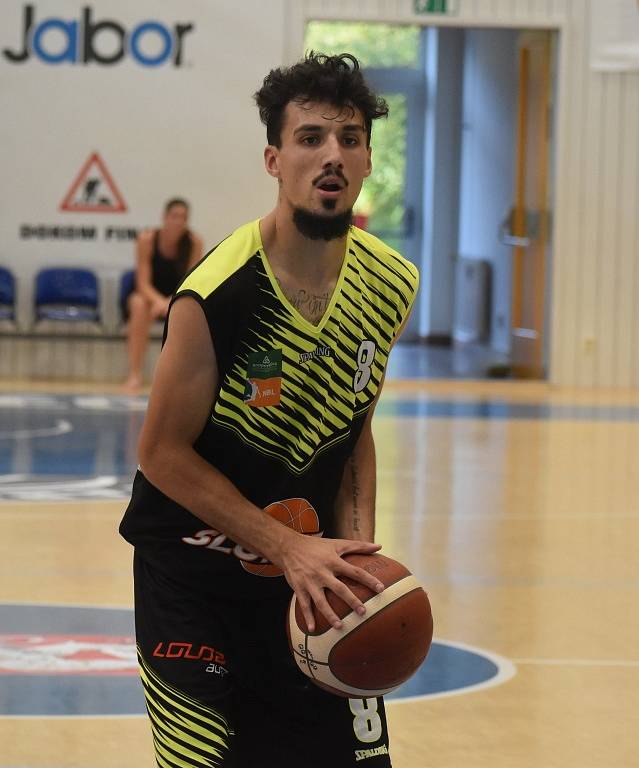 Basketbalisté Děčína narazili v dalším přípravném utkání na Ústí nad Labem. Sluneta naopak odehrála první přátelský zápas v rámci letní přípravy.