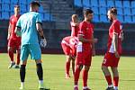 Fotbalisté Varnsdorfu (ve žlutém) doma remizovali s Blanskem 1:1.