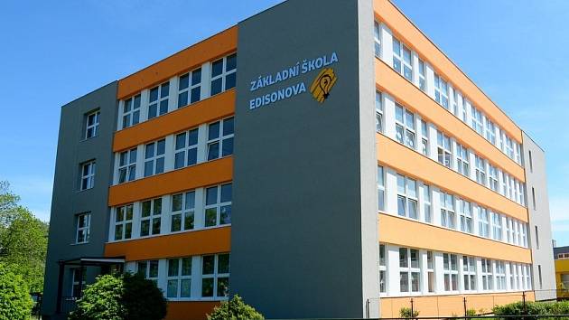 Základní škola Edisonova  ve Varnsdorfu.