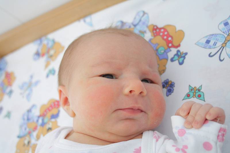 Petře Šulcové z Děčína se 9. června v 8.49 v děčínské porodnici narodila dcera Kristýnka Šulcová. Měřila 53 cm a vážila 3,80 kg.