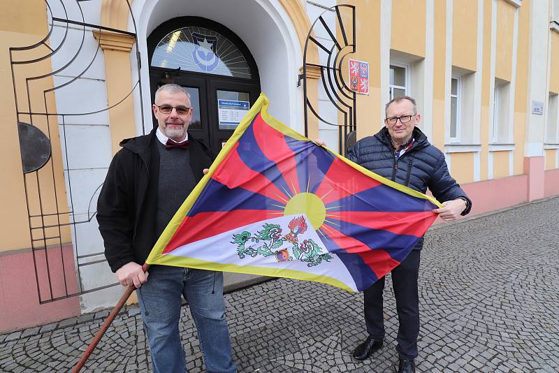 Tibetská vlajka poprvé zavlála i ve Varnsdorfu.