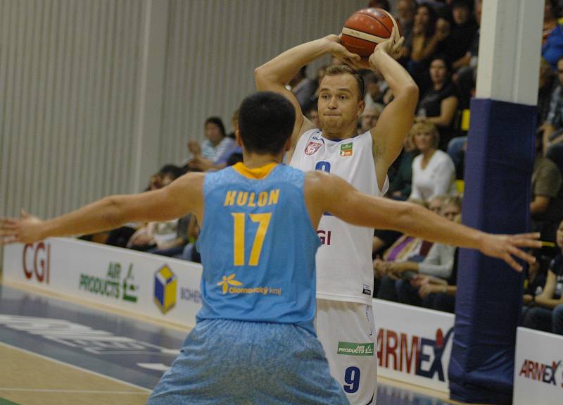 PARÁDA! Děčínští basketbalisté doma jasně porazili Prostějov.