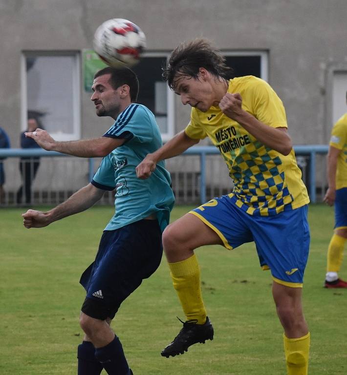 Jílové (modré) dresy doma na podmáčeném terénu porazilo Litoměřicko 1:0.