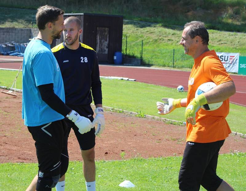 FOTBALISTÉ VARNSDORFU zahájili letní přípravu.