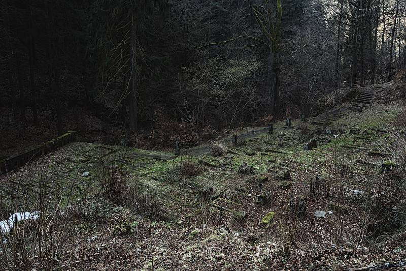 Hřensko, jak ho neznáte: Zaniklý hřbitov nad plynárnou