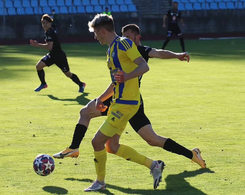 Fotbalisté Varnsdorfu doma remizovali s Hradcem Králové 1:1.