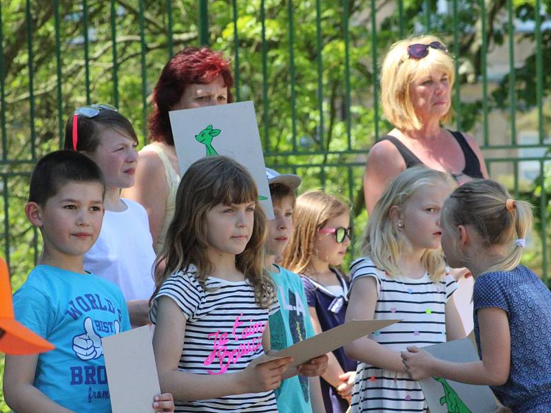 Více než dvě stovky dětí se zúčastnily Olympiády mateřských škol a školních družin v Děčíně.