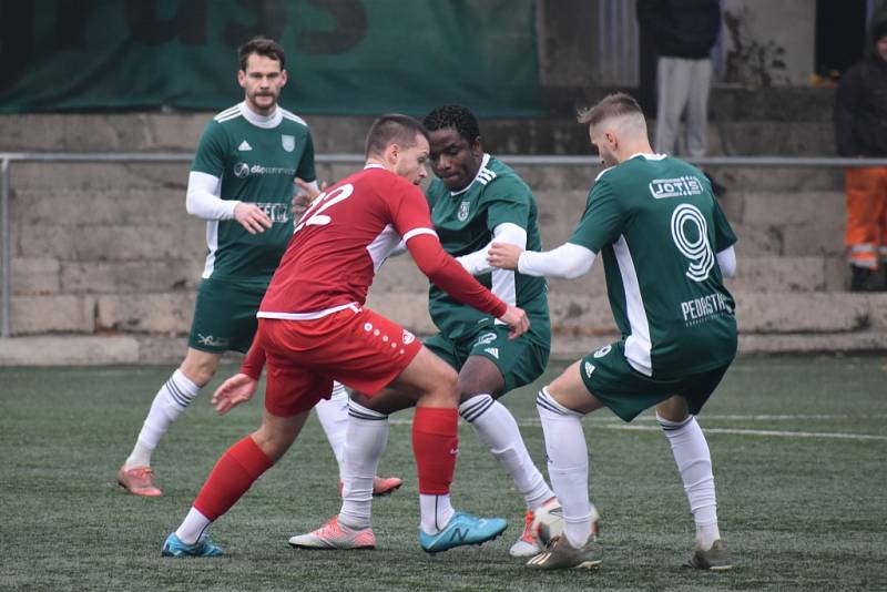 Fotbal, I.A třída: Junior Děčín - Pokratice 2:1 (0:0).