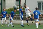 KONEČNĚ. Ve třetím utkání v KP se fotbalisté Junioru Děčín (v modrém) dočkali vítězství. Doma porazili 3:2 Neštěmice.