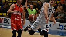 Děčínští basketbalisté doma porazili Pardubice.