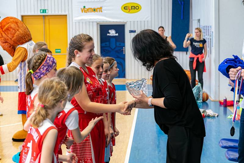 Slavnostní zakončení Vividbooks Národního finále U 11 dívek v basketbalu. Vítězství urvaly dívky z Hradce Králové.