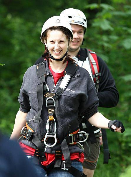 Nad údolím Labe se opět projížděli na laně odvážlivci startující v adrenalinovém závodě.