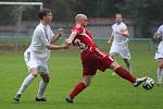 PARÁDA! Fotbalisté Modré (v bílých dresech) vyhráli 4:1 v Proboštově.