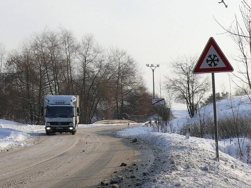 V České Kamenici a okolí jsou silnice sjízdné jen s velkou opatrností.