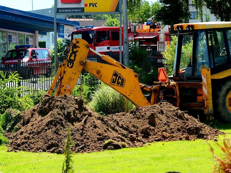 Únik plynu uzavřel Pražskou ulici v Rumburku.