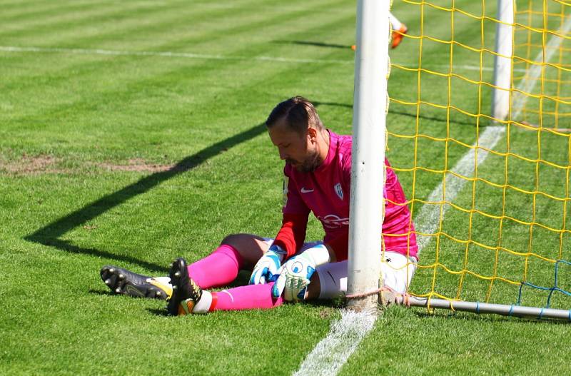 REMÍZA. Varnsdorf (ve žlutém) remizoval s Táborskem 1:1.