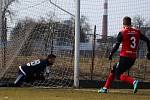 REMÍZA. Varnsdorf (v modrém) remizoval s Táborskem 1:1.