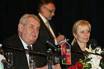 Prezident Miloš Zeman na Střelnici s děčínskou primátorkou Marií Blažkovou.