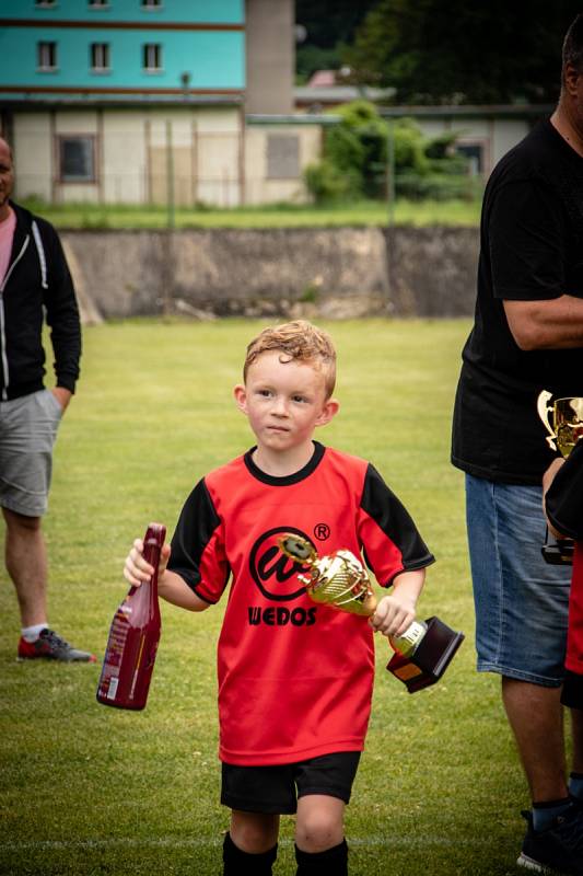 FINÁLE. Ti nejmenší fotbalisté bojovali v Březinách o titul okresního přeborníka.