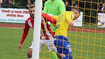 VÍTĚZNÉ LOUČENÍ. Fotbalisté Varnsdorfu porazili Žižkov 3:2.