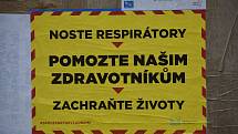 Policie kontroluje dodržování zákazu pohybu mezi Děčínem a Ústím nad Labem v Povrlech.