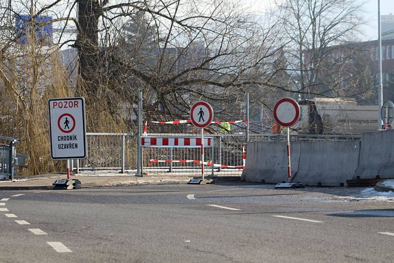 Stavba Vilsnické spojky uzavřela některé chodníky.