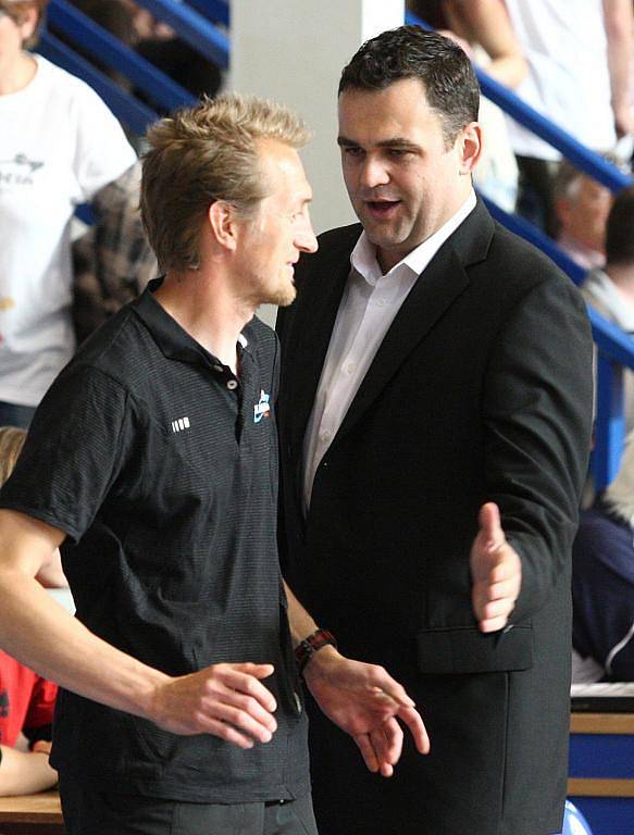 ŠKODA. Basketbalisté Děčína prohráli s Nymburkem velmi těsně i druhé utkání semifinále.