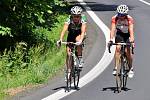 Tři, dva, jedna, start! Tour de Feminin zvedla oponu, největší cyklistický podnik v dějinách země má za sebou ostrý úvod. 