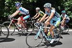 Tři, dva, jedna, start! Tour de Feminin zvedla oponu, největší cyklistický podnik v dějinách země má za sebou ostrý úvod. 