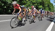 Tři, dva, jedna, start! Tour de Feminin zvedla oponu, největší cyklistický podnik v dějinách země má za sebou ostrý úvod. 