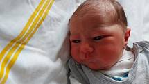 Amálie Kosinová se narodila v úterý 26. dubna v 18:46 rodičům Lucii Homolkové a Lukáši Kosinovi. Měřila 47 cm a vážila 2,62 kg.