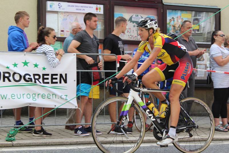 TOUR DE FEMININ 2017 - snímky z poslední etapy a závěrečného ceremoniálu.