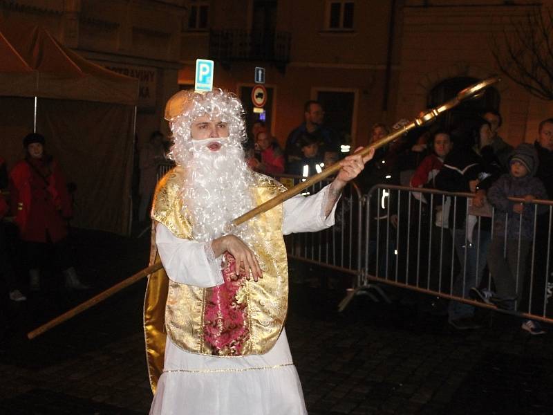 Krampusáci vyděsili Benešov.