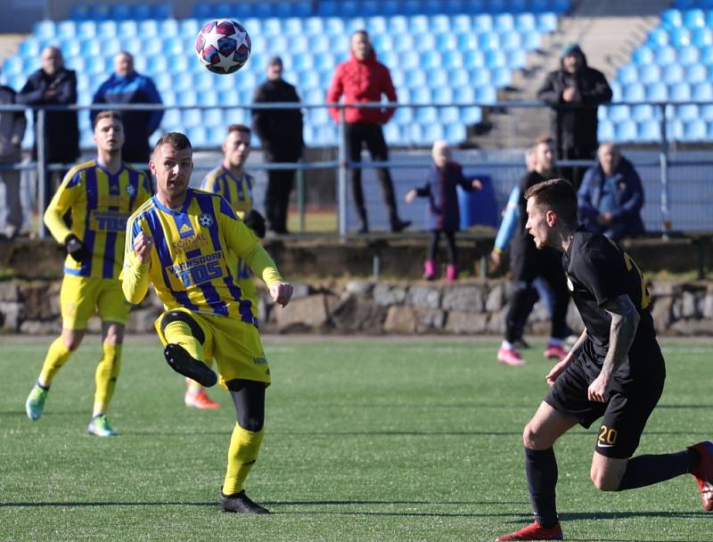 Varnsdorf doma porazil třetiligové Přepeře 7:1.