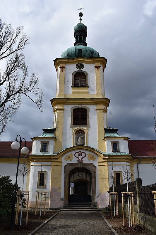 Z České Kamenice dýchá historie.