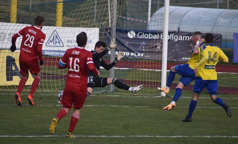 Fotbalisté Varnsdorfu doma udolali poslední Vyšehrad 1:0.