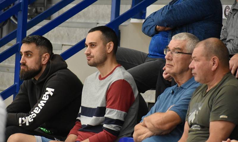 Diváci na basketbalovém utkání Děčín - Ostrava.