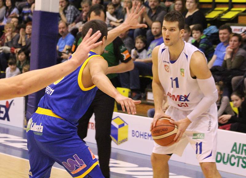 DERBY. Děčínští basketbalisté přivítali Ústí nad Labem.