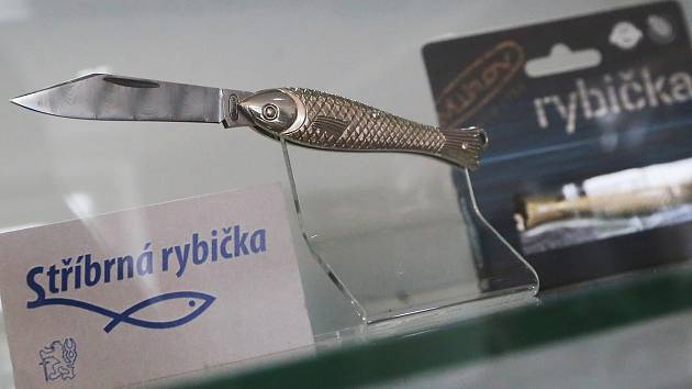 Fotoreportáž z výroby světoznámého kapesního nože rybička přímo v továrně Mikov v Mikulášovicích na Děčínsku.