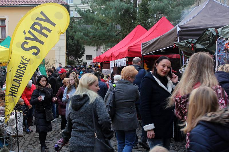 Na trhy mohli lidé vyrazit i o druhém adventním víkendu.