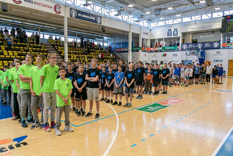 Slavnostní zakončení Vividbooks Národního finále chlapců U 13 v Děčíně.