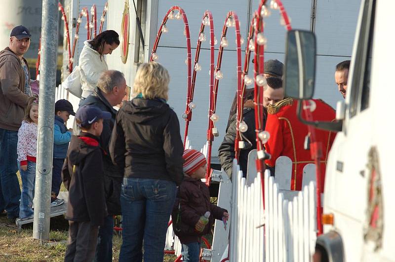 CIRKUS Berousek se v těchto dnech nachází v Děčíně ve Starém městě.