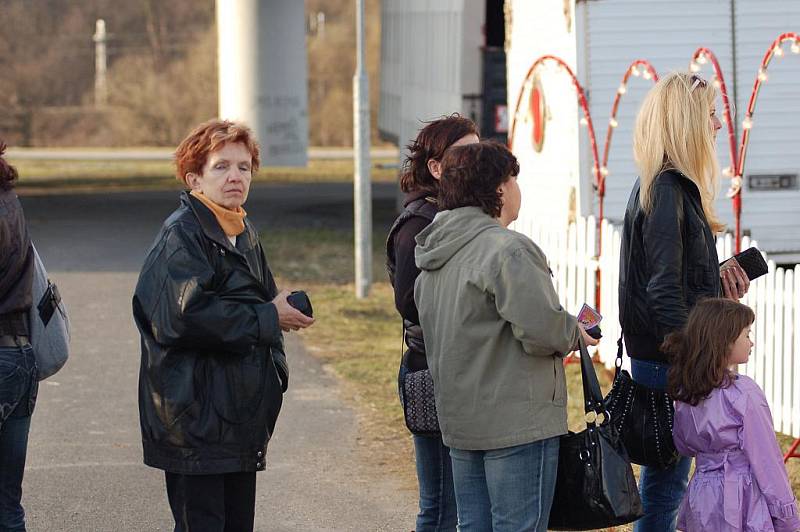 CIRKUS Berousek se v těchto dnech nachází v Děčíně ve Starém městě.