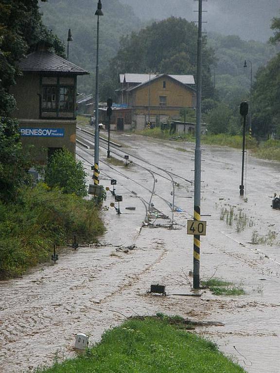 Velká voda v Benešově nad Ploučnicí.