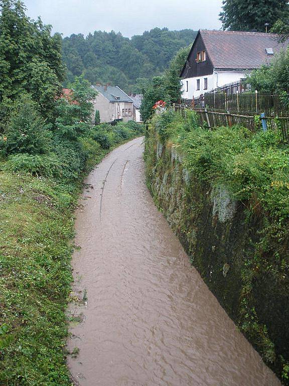 Velká voda v Benešově nad Ploučnicí.